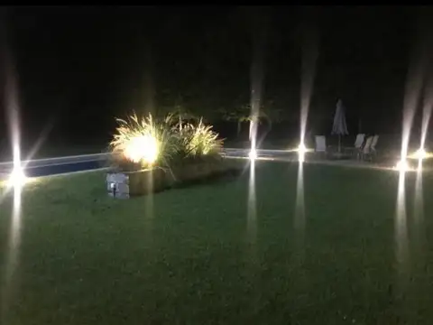 Casa 6 ambientes con 5 baños