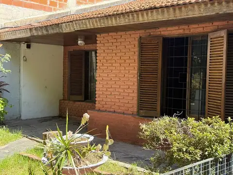 VENTA CASA TIPO LOFT C/ JARDIN Y GARAGE LA TABLADA