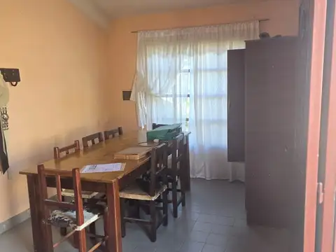 Casa 4 ambientes con 1 baño