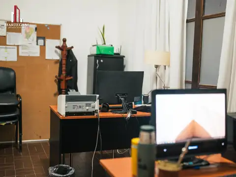Casa 10 ambientes con 3 baños