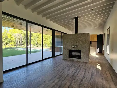 Casa 4 ambientes con 4 baños