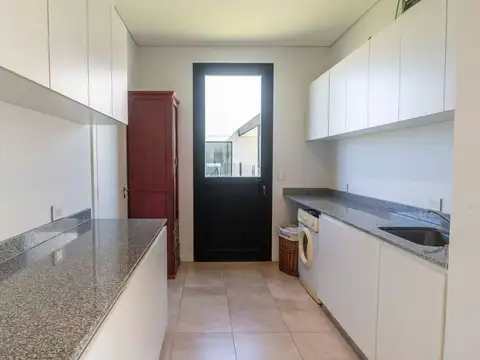 Alquiler Temporal Casa Pilar Golf.