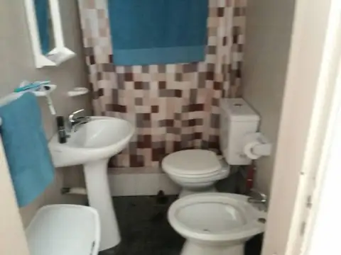 Depto Tipo Casa 8 ambientes con 4 baños