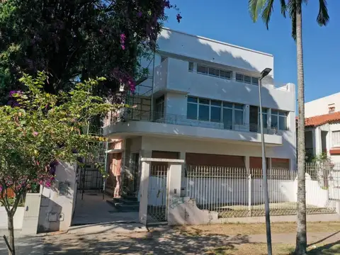 Casa única frente al Rosedal de Paraná