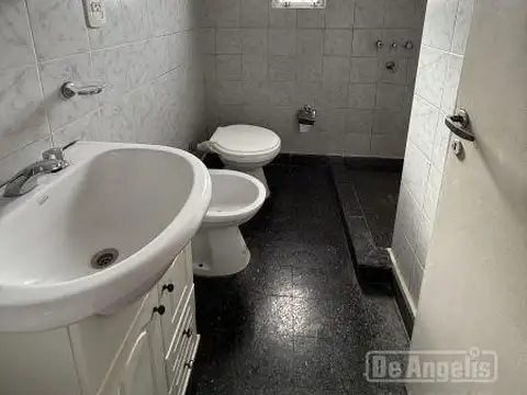 Depto Tipo Casa en Alquiler en Morón Sur, $ 700.000