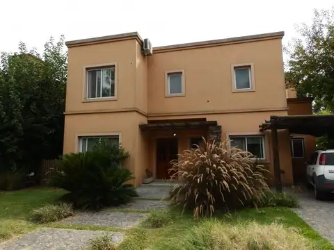Casa en Bo. Gran Roble -S. Miguel 5 dorm coch parr pile