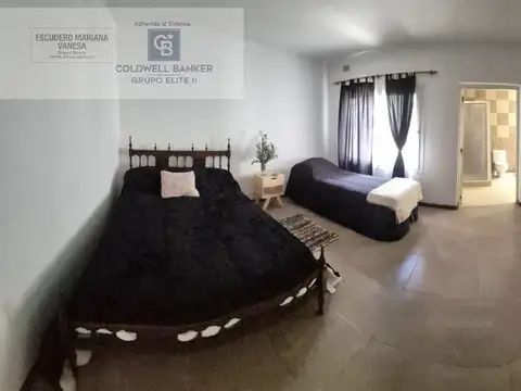 Casa en Venta con 4 cocheras
