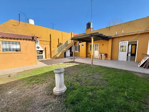 Casa en venta 3 ambientes con patio y cochera APTA CREDTIO en Ituzaingó Norte