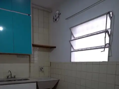 Departamento de 2 Amb. amplia cocina y comedor. Pta. Baja
