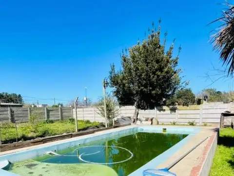 Casa en venta - 2 Dormitorios 2 Baños - Alberti