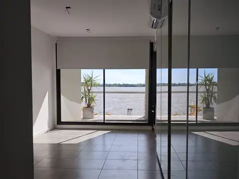 Monoambiente en subsuelo con vista al Rio