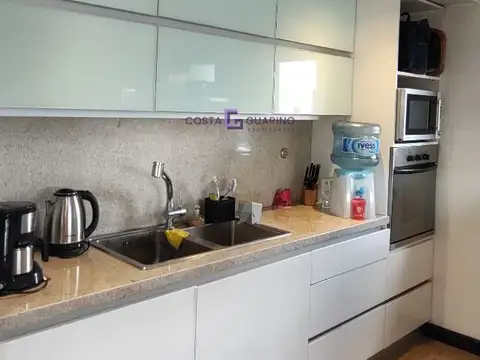 Excelente departamento de 3 ambientes con terraza con detalles de categoría
