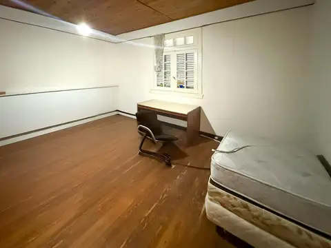 Casa 7 ambientes con 2 baños