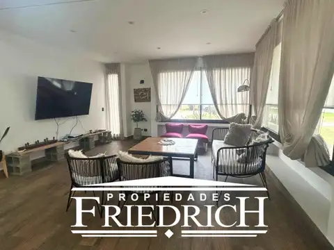 Casa 5 ambientes con 3 baños