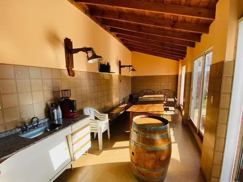 Casa 5 ambientes con 3 baños