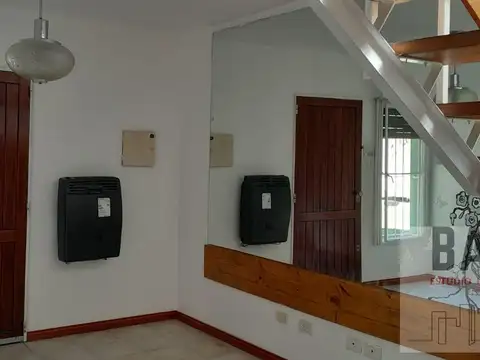 Depto Tipo Casa en Alquiler de 5 ambientes