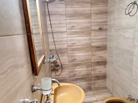 Depto Tipo Casa 4 ambientes con 2 baños