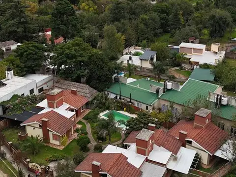 Venta Complejo Turístico De 5 Cabañas Con Gas Natural A Mts Del Rio En Sol Y Rio - Villa Carlos Paz
