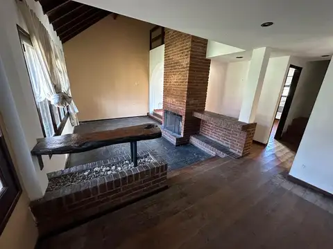 Casa 4 ambientes con 3 baños