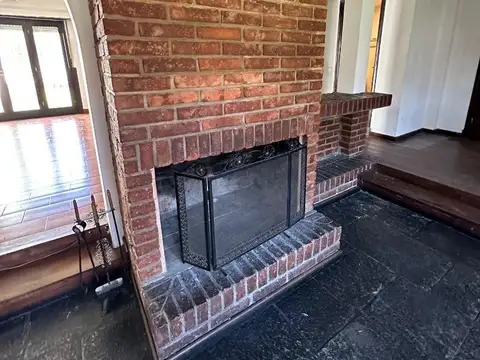 Casa en Venta con 3 cocheras