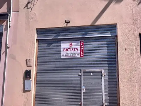 ¡ALQUILA! Local comercial en calle 131 e/ 61 y 62