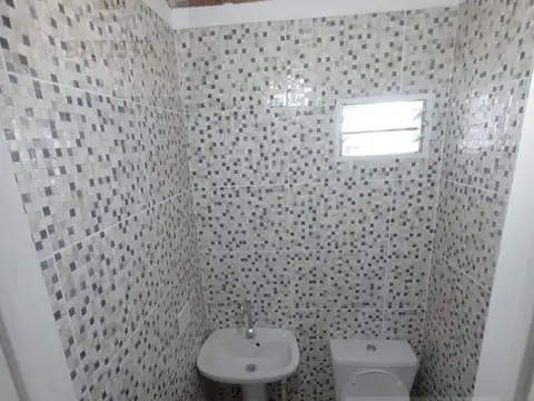 ¡ALQUILA! Local comercial en calle 131 e/ 61 y 62