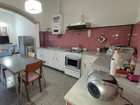 VENTA CASA DE 3 AMBIENTES - LANUS