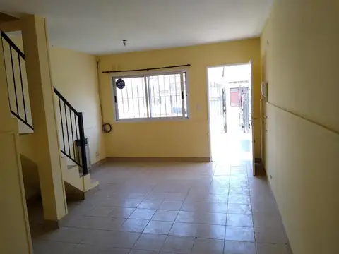 Depto Tipo Casa en Venta en Centro, USD 220.000