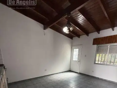 Depto Tipo Casa en Alquiler de 2 dormitorios