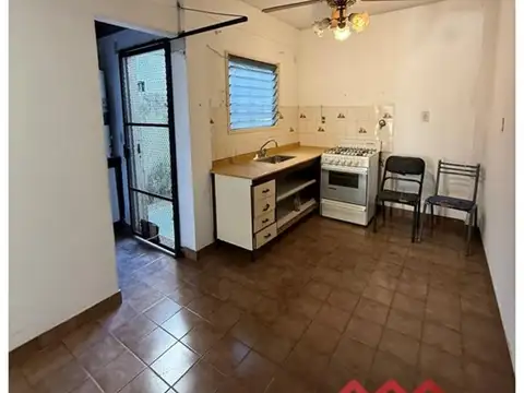 Depto Tipo Casa en Alquiler de 4 ambientes