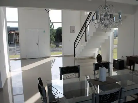 Casa 3 ambientes con 3 baños