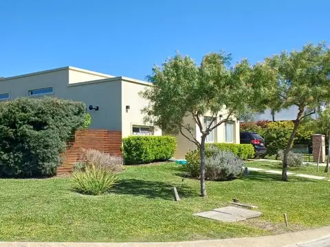 Santa Elena - Pilar del Este 100