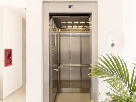 Del Valle Iberlucea al 4900