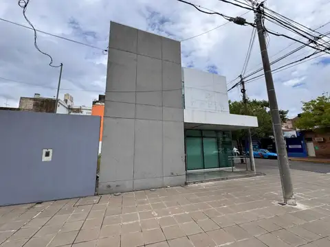 Amplio Local listo para funcionar apto oficina.