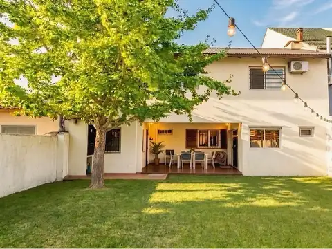 VENTA CASA 4 AMB JARDÍN QUINCHO COCHERA QUILMES