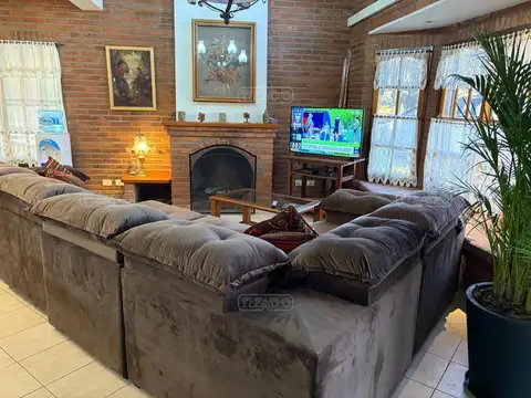 Casa 4 ambientes con 4 baños