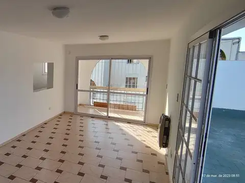 DEPARTAMENTO TRES DORMITORIOS CON TERRAZA