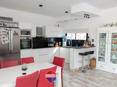 CASA 2 DORMITORIOS EN VENTA  LA PLATA, EL RODEO