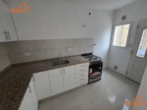 Depto Tipo Casa en Alquiler de 3 dormitorios