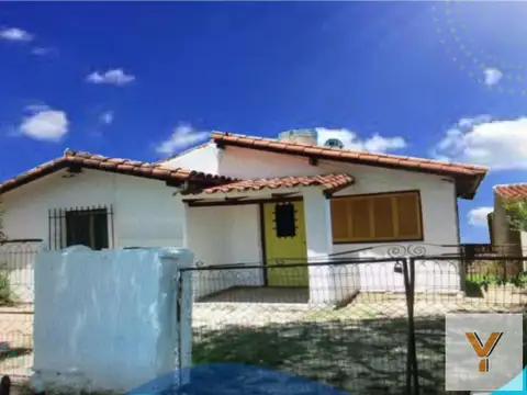 Casa en venta - 2 Dormitorios 2 Baños - Valle Hermoso