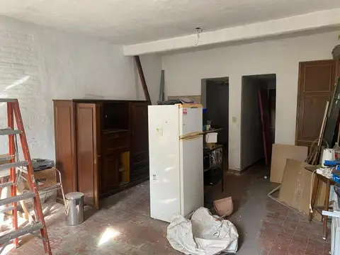 EXCELENTE LOCAL SOBRE AV. SANTA MARIA