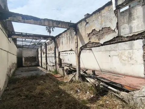 ALQUILER DE LOTE EN FLORESTA A CONSTRUIR