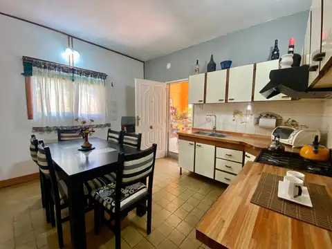 Casa con local en venta en Escobar