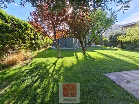Casa 7 ambientes con 4 baños