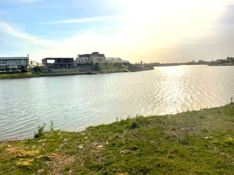 Lote en venta  al lago en San Sebastián Area 5