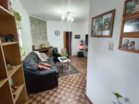 Depto Tipo Casa en Venta 54 años