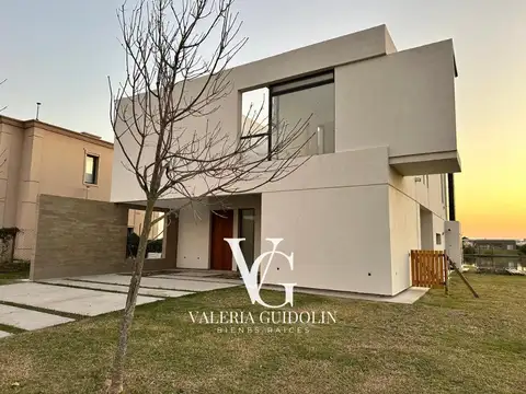 Casa a Estrenar Laguna San Sebastian