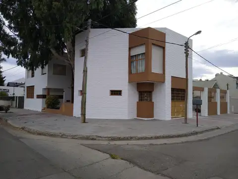 Casa en venta sobre Piedrabuena - Rada Tilly