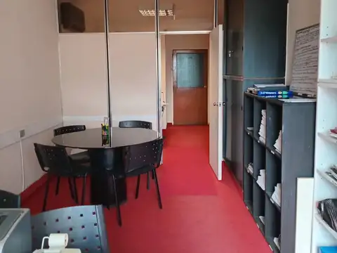 Ubicación Inmejorable: Oficina en Edificio MANIFOLD, Plaza Lavalle CON COCHERA