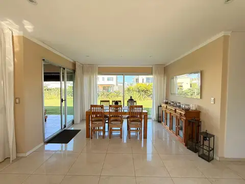 Casa en Alquiler en Belen de Escobar, USD 1.200